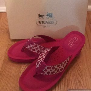 NEW WITHOUT TAGS - Coach Jessalyn Flip Flops